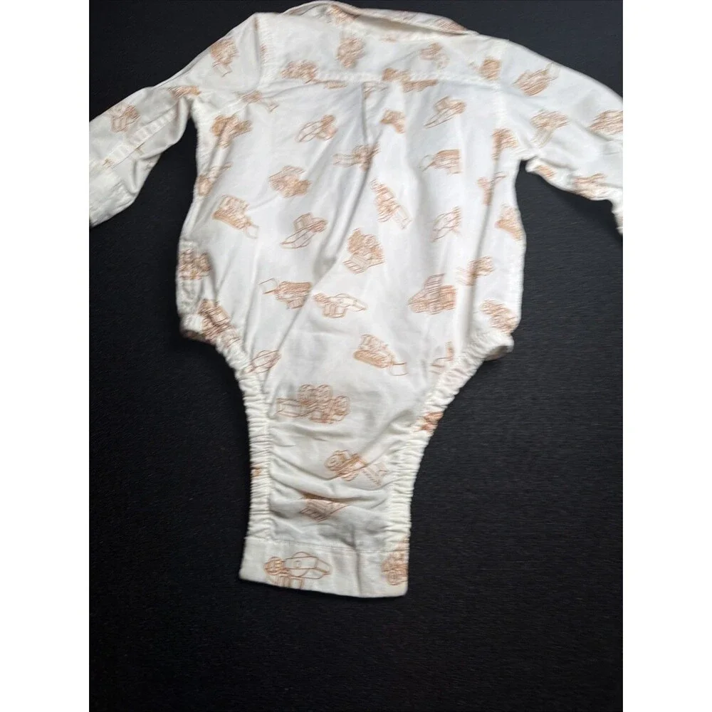 babyGap 3-6 M Bear Long Sleeve Button Up Bodysuit Construction Trucks White -202
